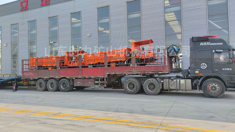 2臺(tái)uq-8井下自卸車(chē)發(fā)往湖南