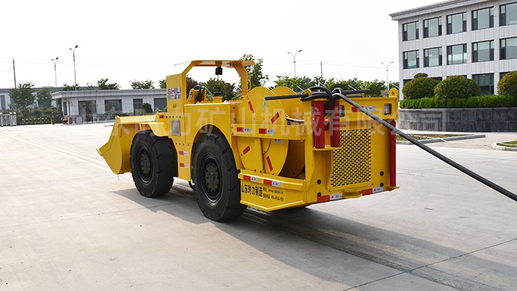 礦用井下鏟運(yùn)機(jī)